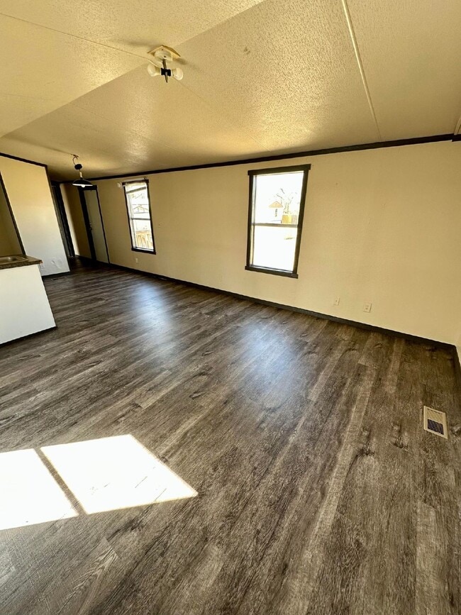 Building Photo - 3 Bedroom in great community in Woodward!