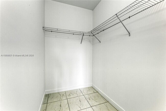 Building Photo - 14885 NE 7th Ave