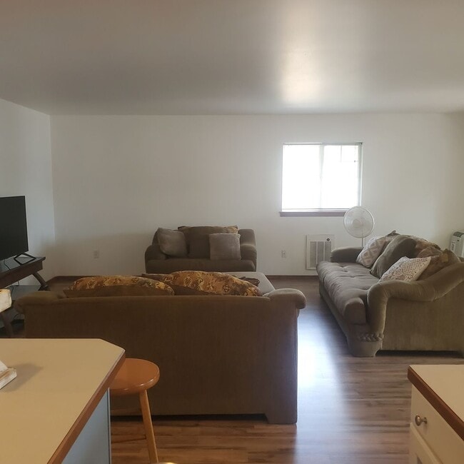 Building Photo - 1 Bedroom Apartment on Mason Lake