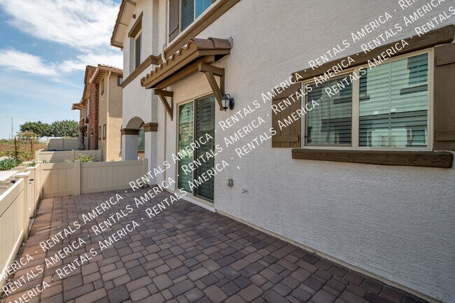 Building Photo - 4100 S Pinelake Way