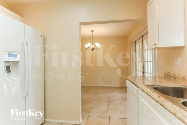 Building Photo - 2080 SW 37th Terrace