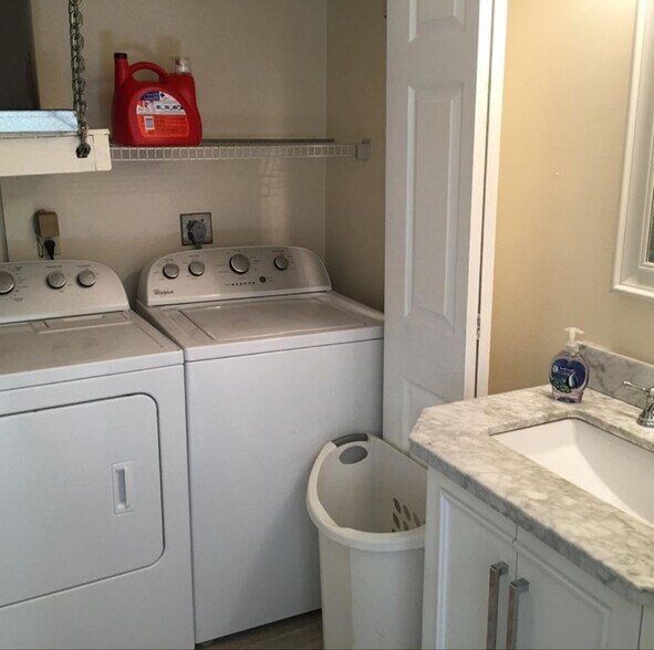 Building Photo - 9252 Ketay Cir
