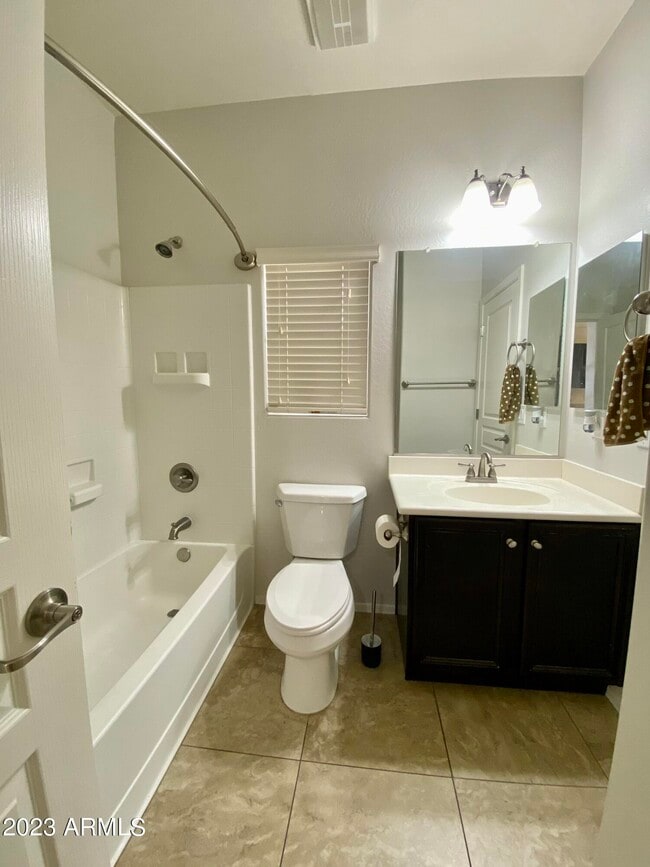 Building Photo - 1675 W Pelican Dr