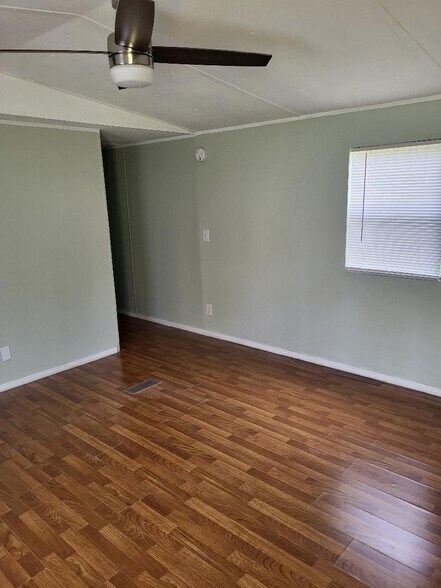 Building Photo - 14402 SE 45th Pl