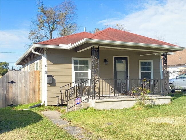 Building Photo - 410 Woolworth St