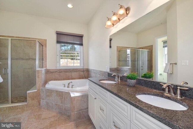 Building Photo - 71 Creekview Ln