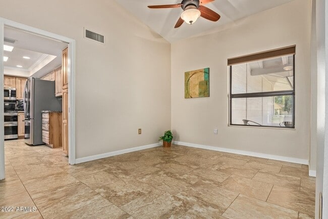 Building Photo - Your Oasis Awaits!