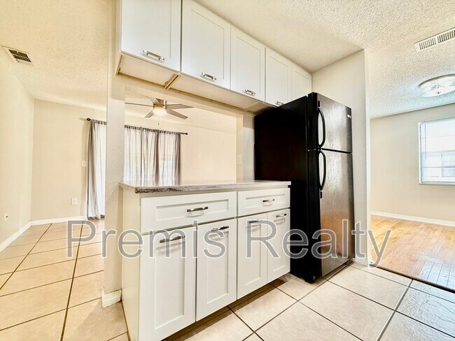 Building Photo - 123 Loblolly Ct