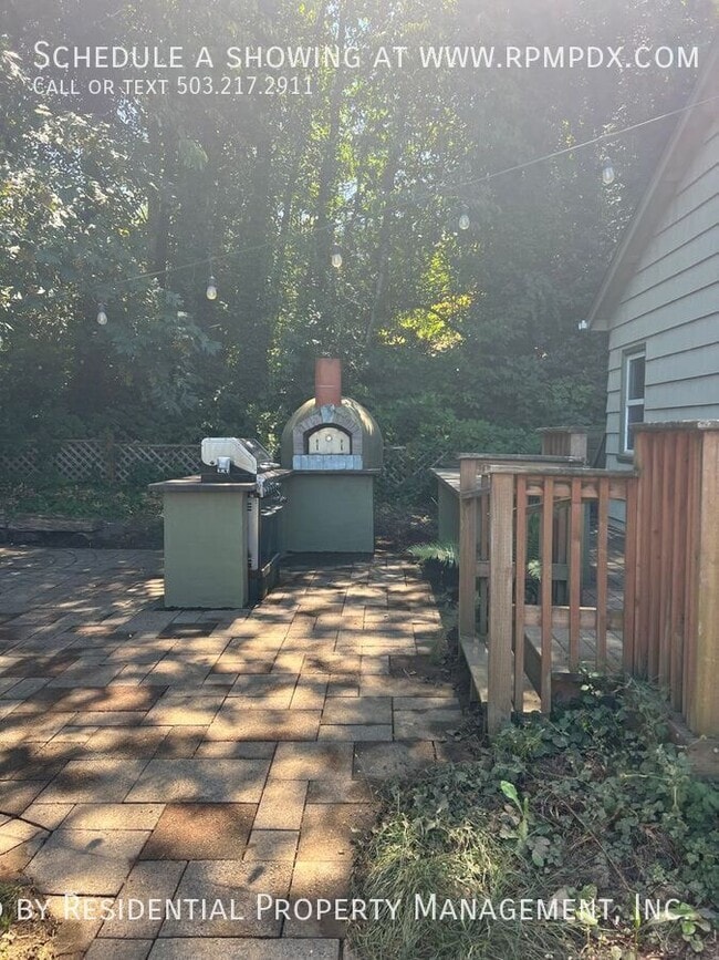 Building Photo - 4512 SW Fairvale Ct