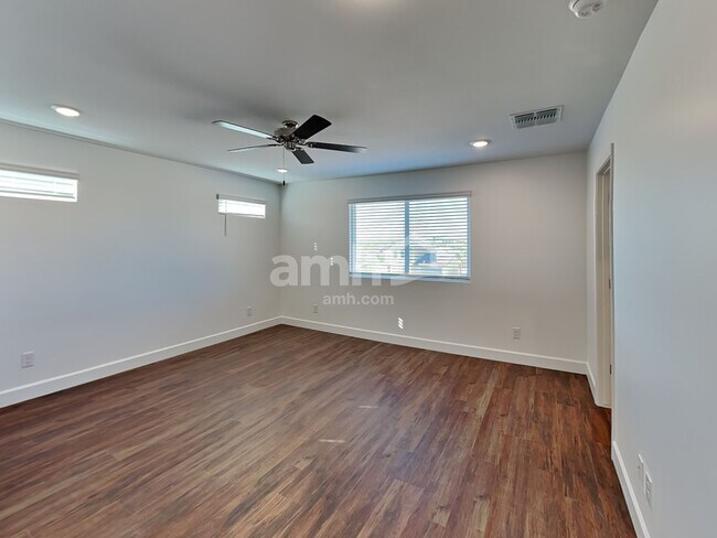 Building Photo - 6142 W Calle Bilboa