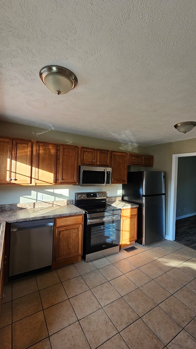 Building Photo - 117 Dixie Ct