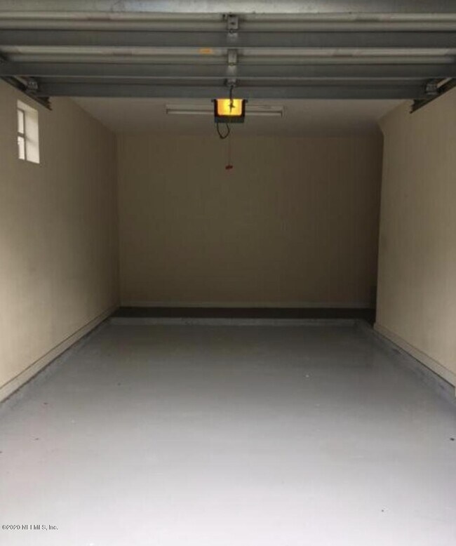 Building Photo - 10075 Gate Pkwy