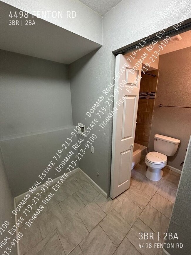 Building Photo - 4498 Fenton Rd