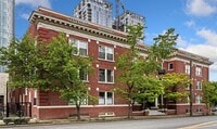 Building Photo - Spacious First Hill condo in the historic ...