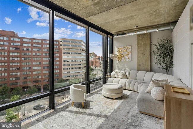 Building Photo - 1133 14th St NW