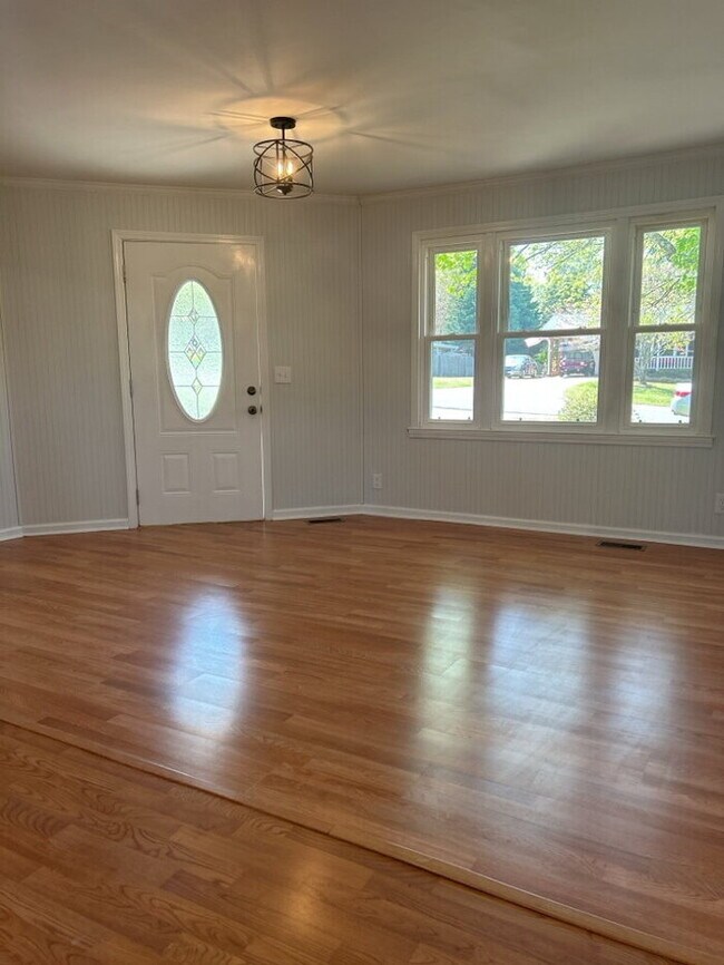 Building Photo - "Charming 3-Bedroom Retreat with 2 Full Baths in Piedmont – Cozy Comfort Awaits!"