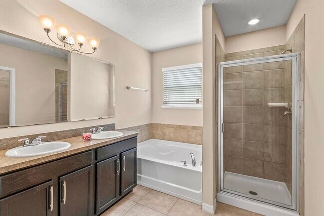 Building Photo - 7806 Tanbier Dr