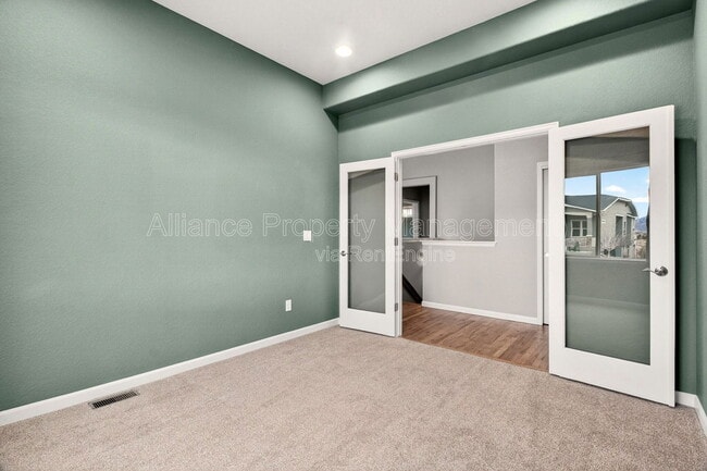 Building Photo - 10069 Thrive Ln