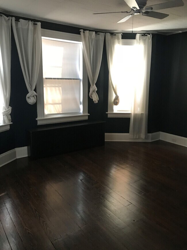 Master Bedroom - 232 Roselle St