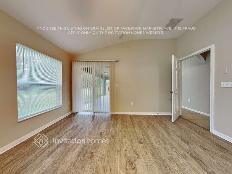 Building Photo - 2389 Hamlet Cir