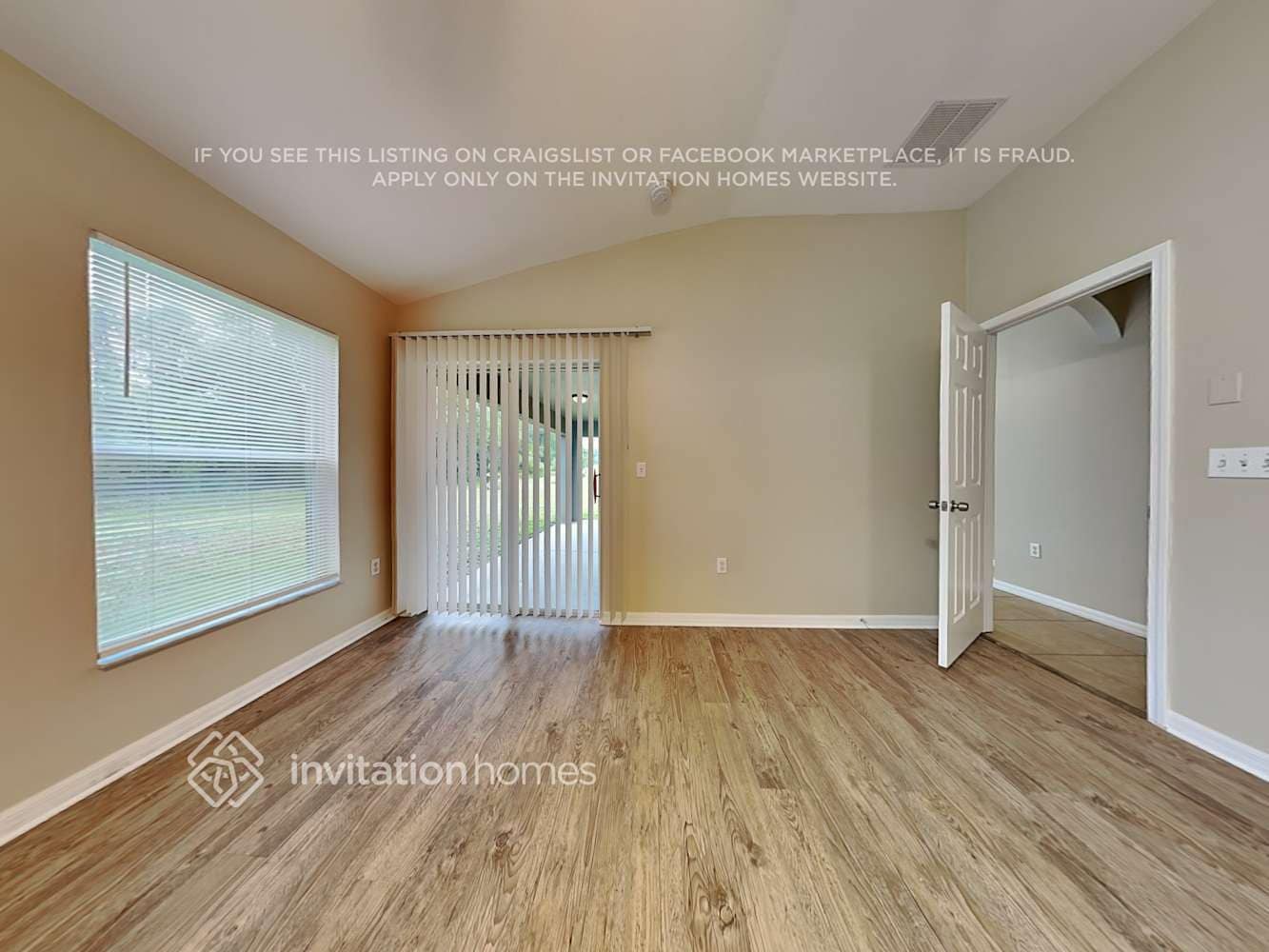 Building Photo - 2389 Hamlet Cir