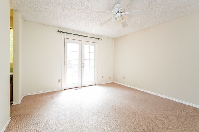 Building Photo - Charming 4 bed, 2.5 bath Lynnwood Home, $3...
