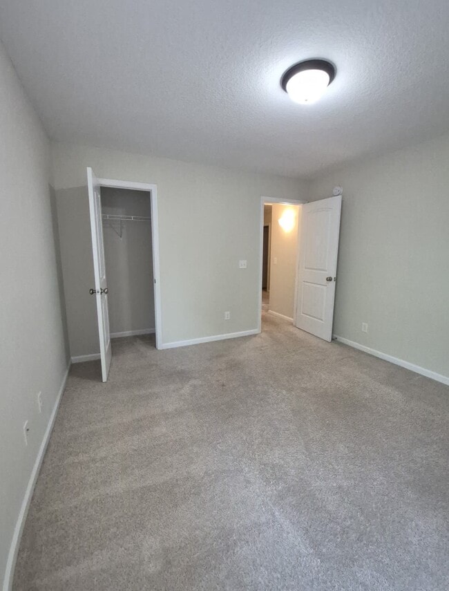 Building Photo - 33 Trask Cir