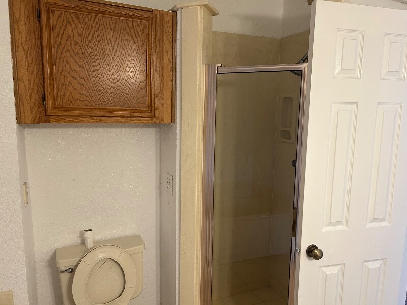 Building Photo - 801 Summit Dr