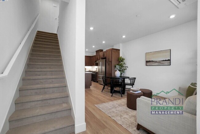 Building Photo - 850 Verandah Ln