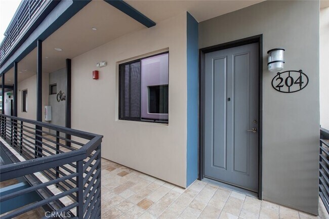 Building Photo - 330 Salem St