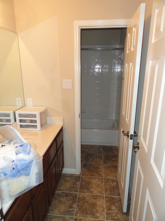 Building Photo - 10024 Lisi Anne Dr