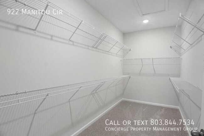 Building Photo - 922 Manitou Cir