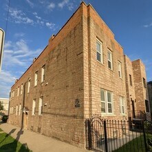 Building Photo - 2257 W Hirsch St
