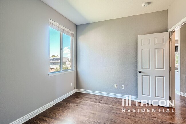Building Photo - 10242 S Kelliwood Way