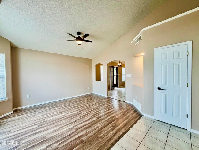 Building Photo - 3904 Tierra Marfil Rd
