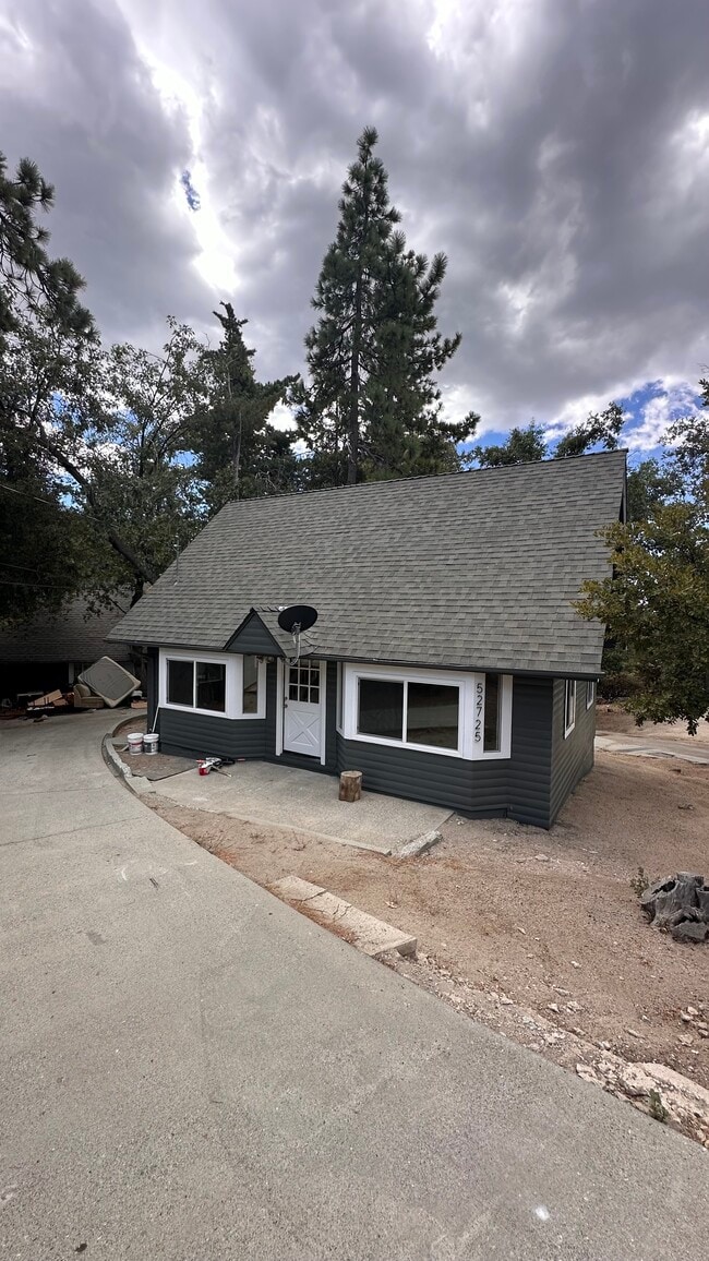 Building Photo - 52727 Pine Cove Rd