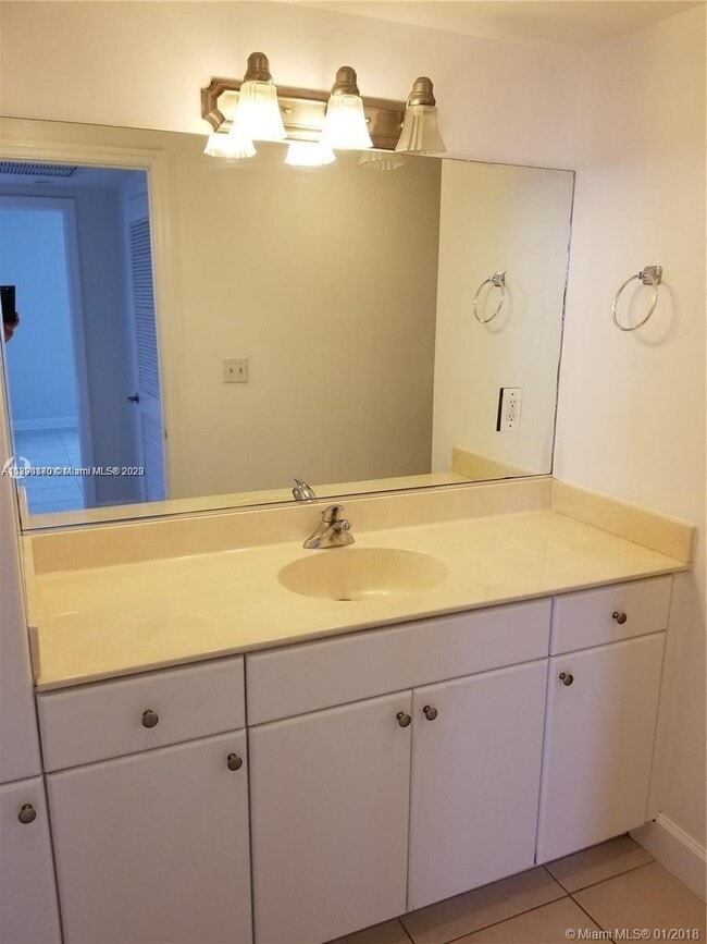 Building Photo - 401 69th St