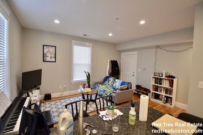 Building Photo - 405 S Huntington Ave