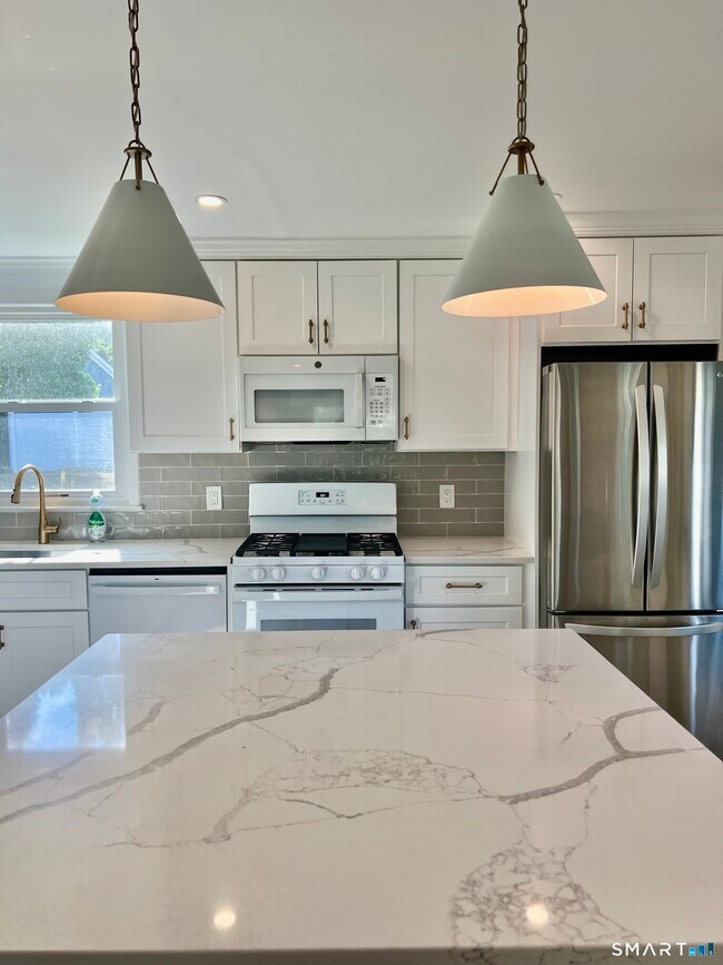 Building Photo - 11 Tuller Rd