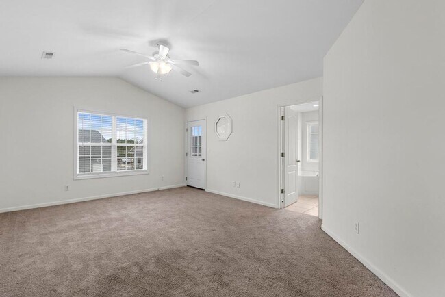 Building Photo - Surf City Townhome!