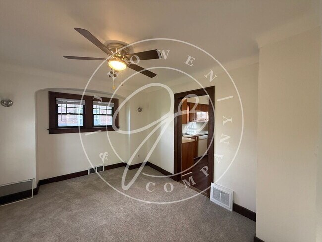 Building Photo - "Charming 3-Bedroom Home in Toledo with Spacious 1162 Sq. Ft. Layout – Your Perfect Retreat Awaits!"