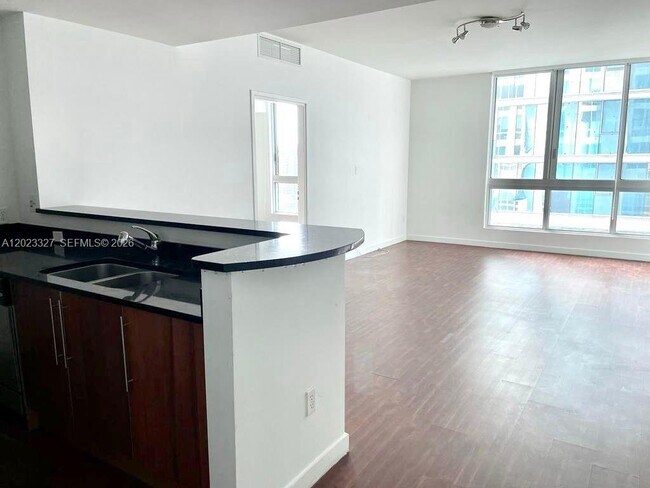 Building Photo - 300 S Biscayne Blvd