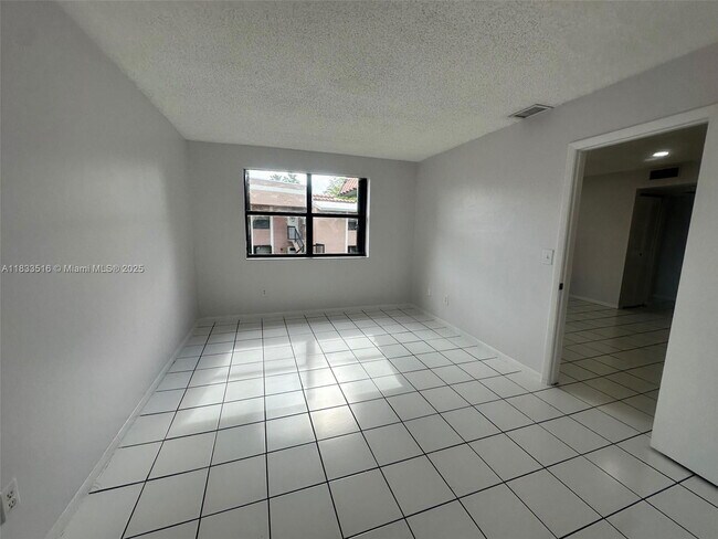 Building Photo - 9808 Hammocks Blvd
