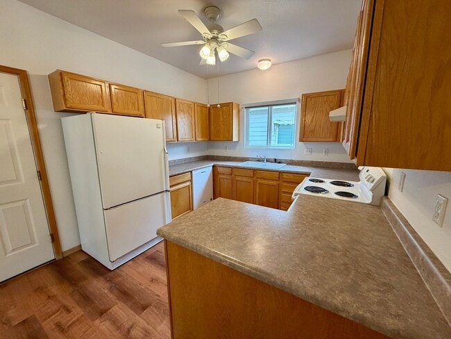 Building Photo - 3822 W 11th St