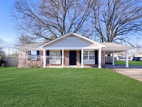 Building Photo - 8541 Bridgewood Dr