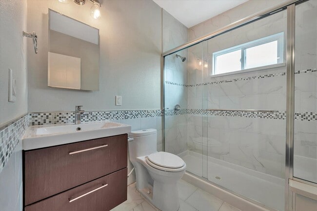 Building Photo - Modern Elegance & Effortless Style l 4BR Santa Clara Home