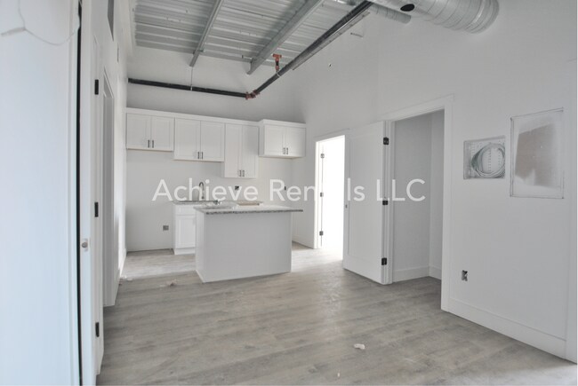 Building Photo - Westfield Lofts - Unit 11
