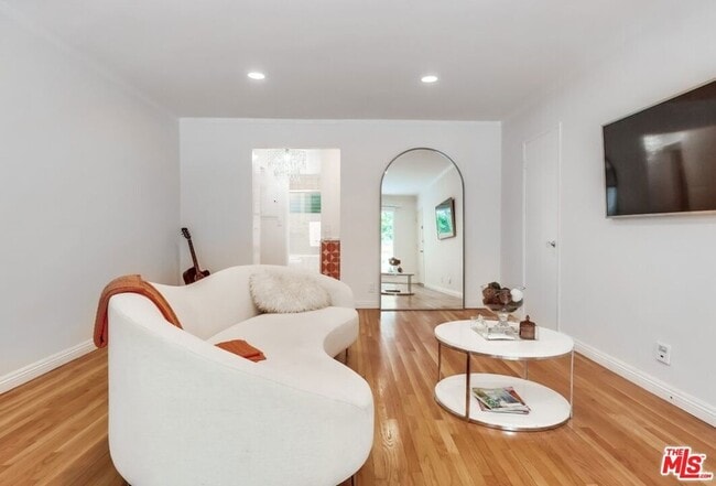 Building Photo - 1275 Havenhurst Dr