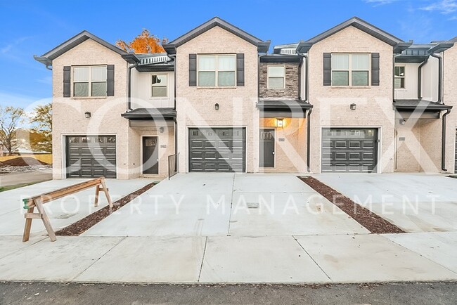 Primary Photo - Gorgeous 3 Bedroom Townhome in Lebanon!