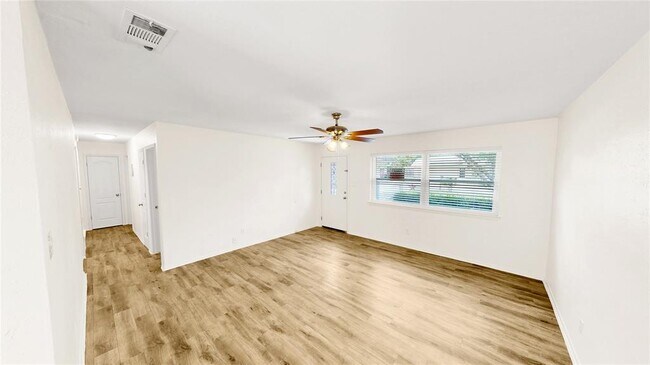 Building Photo - 5906 Wagon Bend
